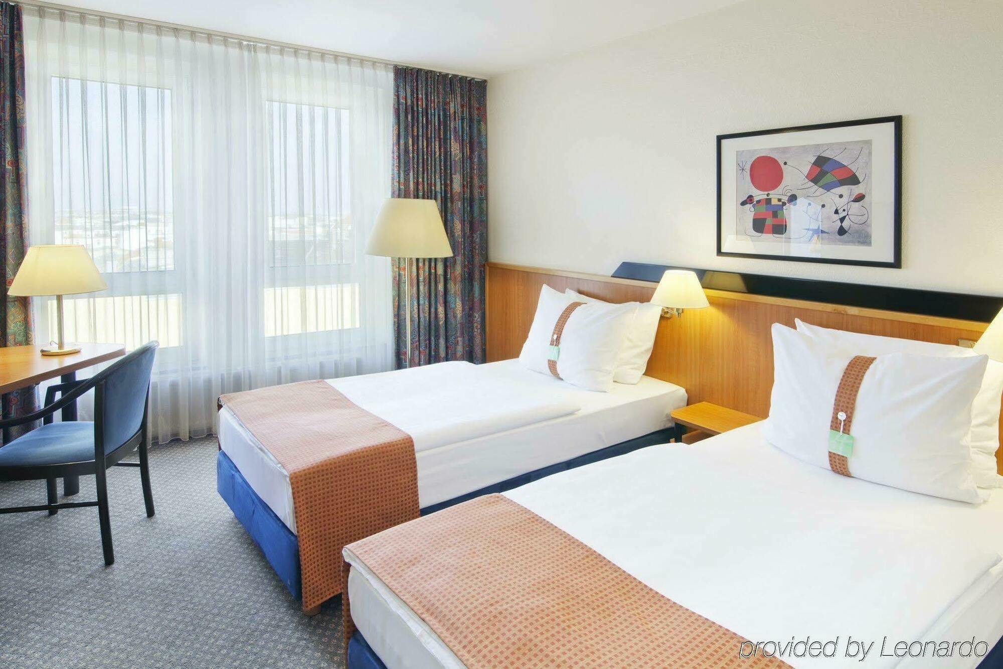 Moxy Berlin Humboldthain Park Bagian luar foto